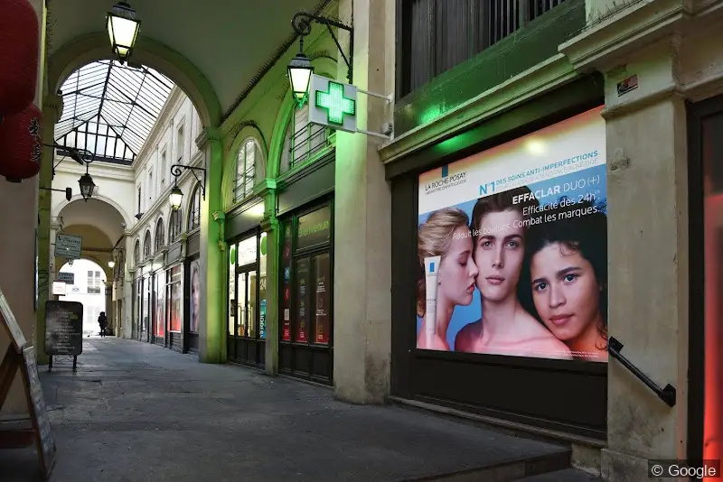 Photo 2 de Pharmacie de la Place de la République, pharmacie à Paris