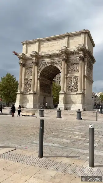 Photo 2 de Pharmacie De La Porte d'Aix, pharmacie à Marseille
