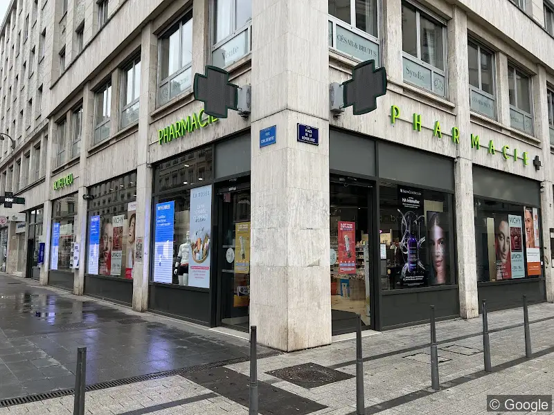 Photo de Pharmacie Hôtel Dieu Lyon SHOP TAX FREE - Téléconsultation Médecin, pharmacie à Lyon