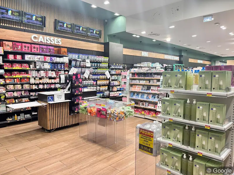 Photo 2 de Pharmacie Les Terrasses Du Port - Pharmabest, pharmacie à Marseille