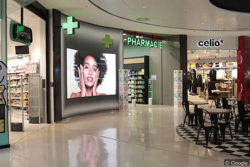 Photo 3 de Pharmacie Les Terrasses Du Port - Pharmabest, pharmacie à Marseille